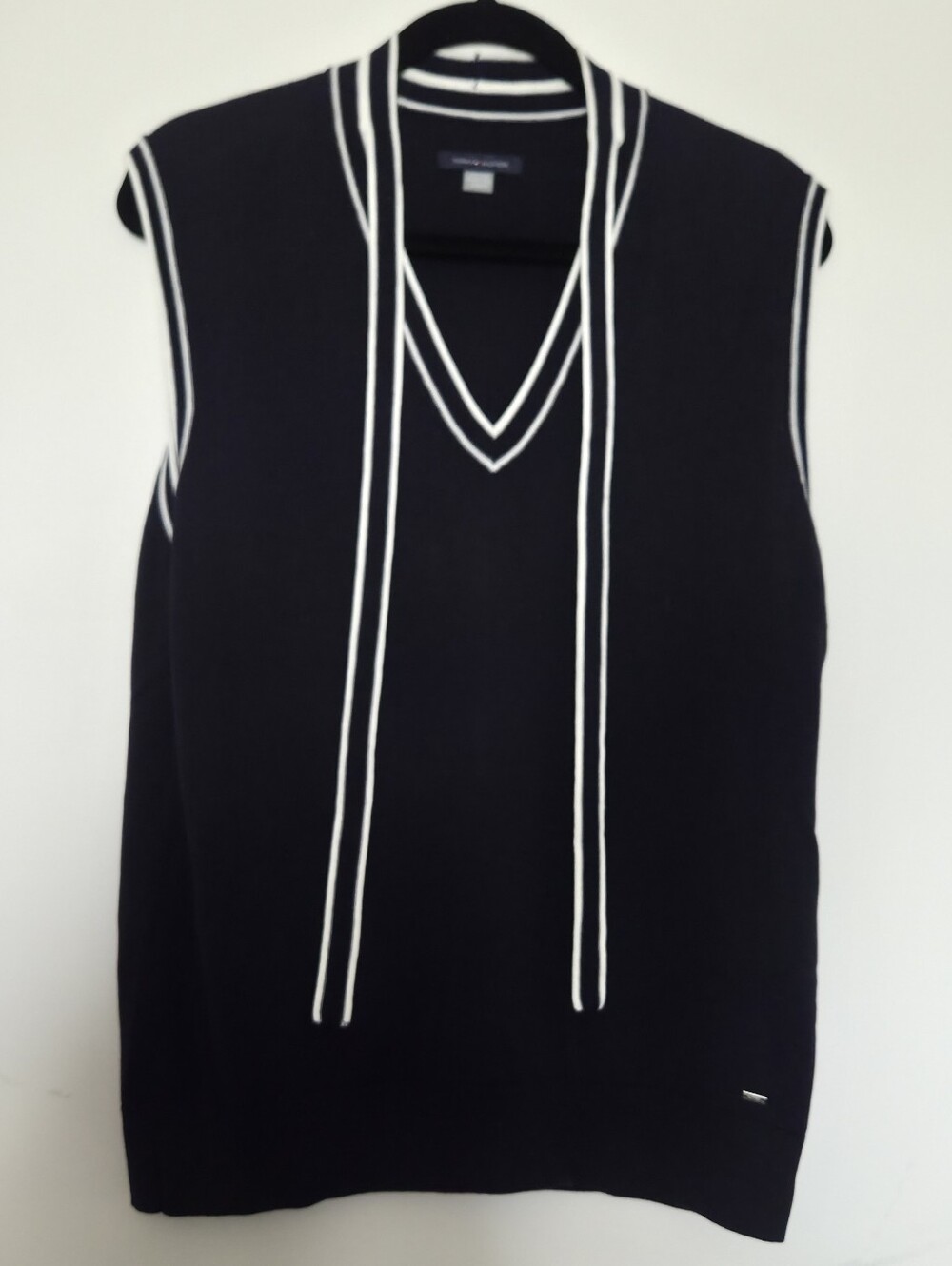 Tommy Hilfiger Navy V-Neck Sleeveless Sweater Vest with White Trim NWT